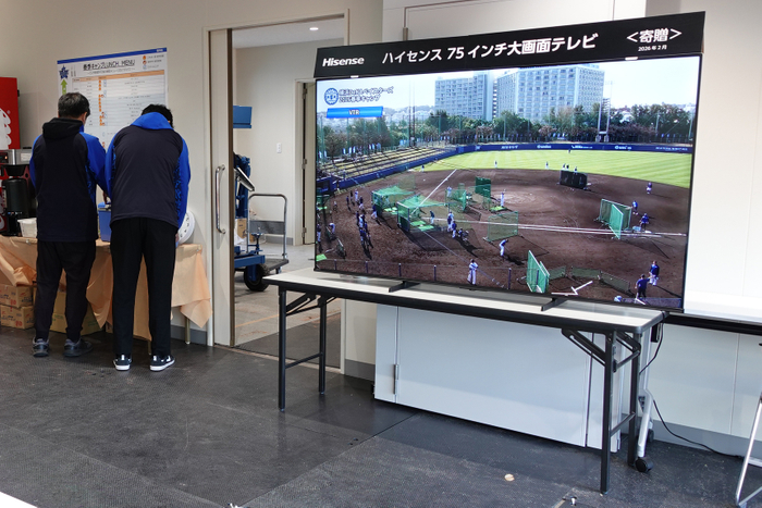 食堂75型テレビ設置