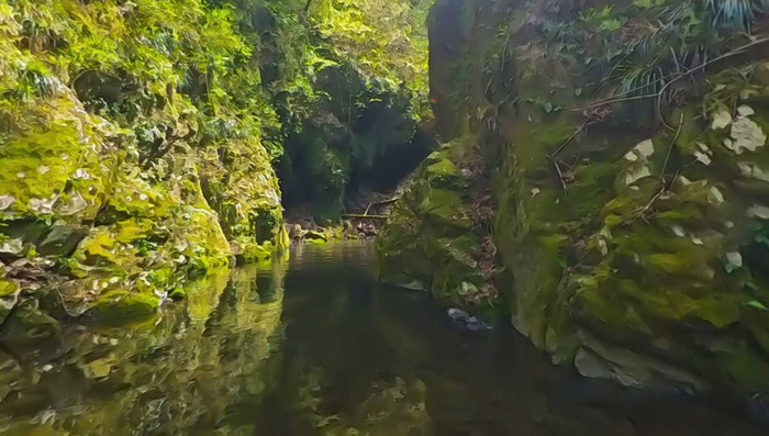 くらかけの滝・河原