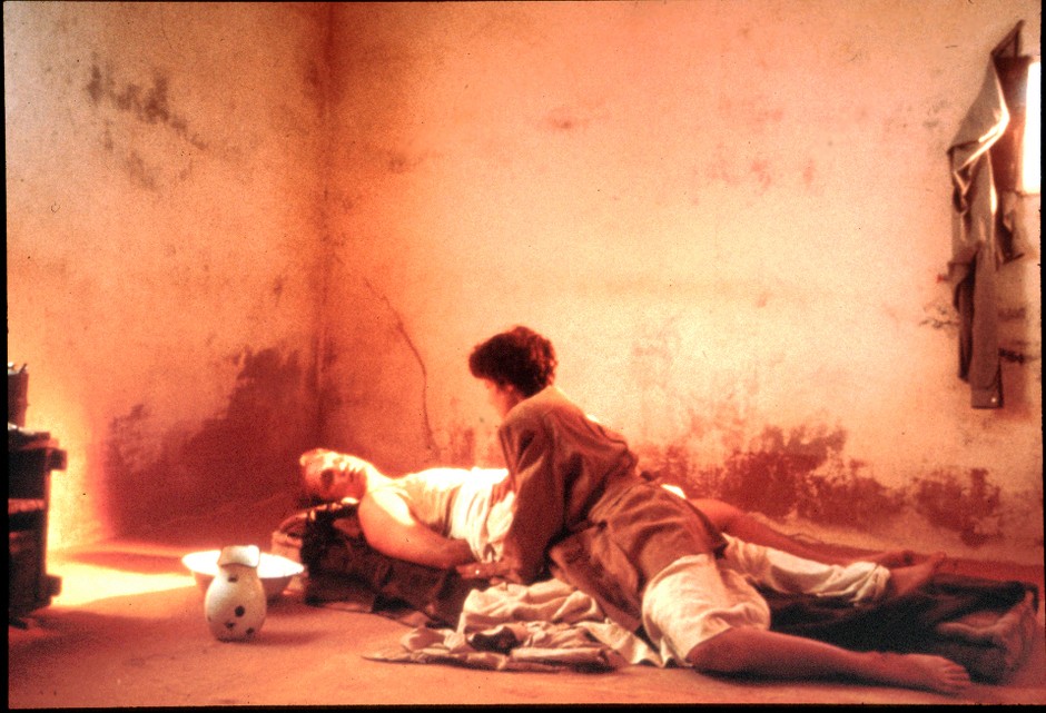 （c）The Sahara Company Limited & Tao Films SRL.1990