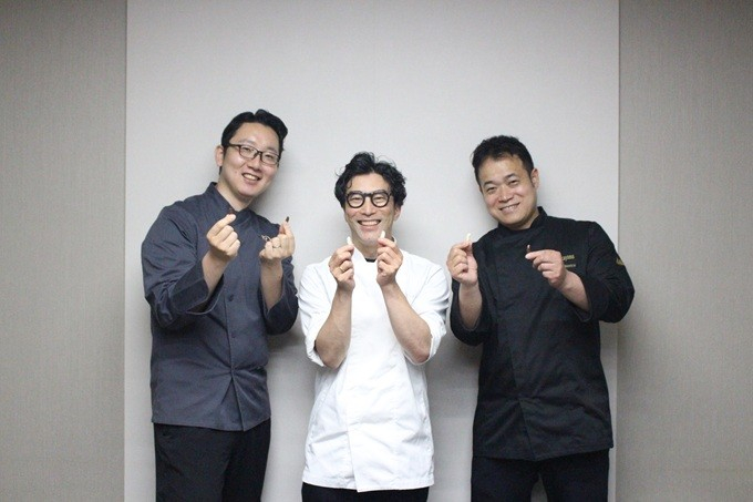 『試食会当日（左から 江口 氏、畠山 氏、中山 氏）』