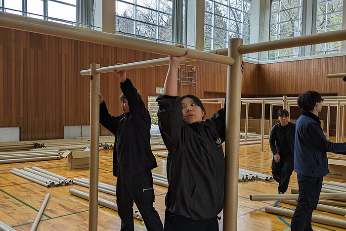 金沢市 1月9日に避難所に紙の間仕切り(ペーパーパーティションシステム)を設営