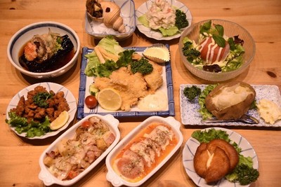 焼き鳥の他にも豊富な一品メニューもご用意