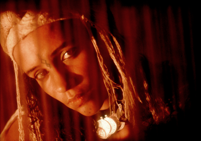 （c）The Sahara Company Limited & Tao Films SRL.1990