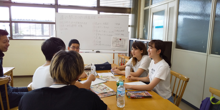 道の駅での調査学習の様子