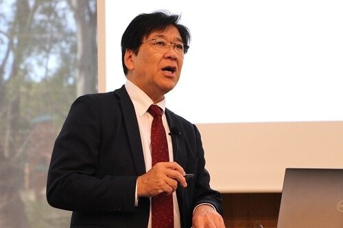 黒田成彦氏