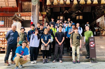 北口本宮冨士浅間神社で記念撮影
