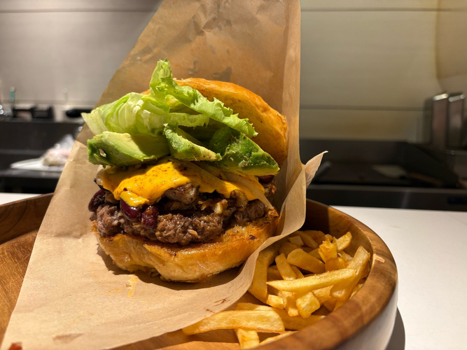 シャキリバーガー チーズ＆アボガドトッピング