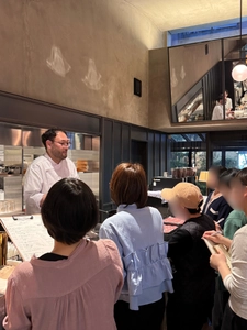 自宅の電子レンジで“販売できるレベル”のお菓子作りに挑戦　 東京・立川のパティスリーが「オサレスイーツアカデミー」を開講