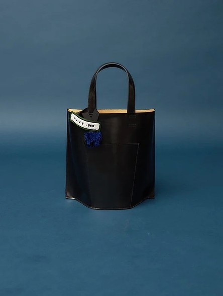 NAVY.WO 2024秋冬コレクション「TONE」より10月に発売された「Bonobo BAG(ボノボバッグ)」※コサージュ類は別途オーダー品