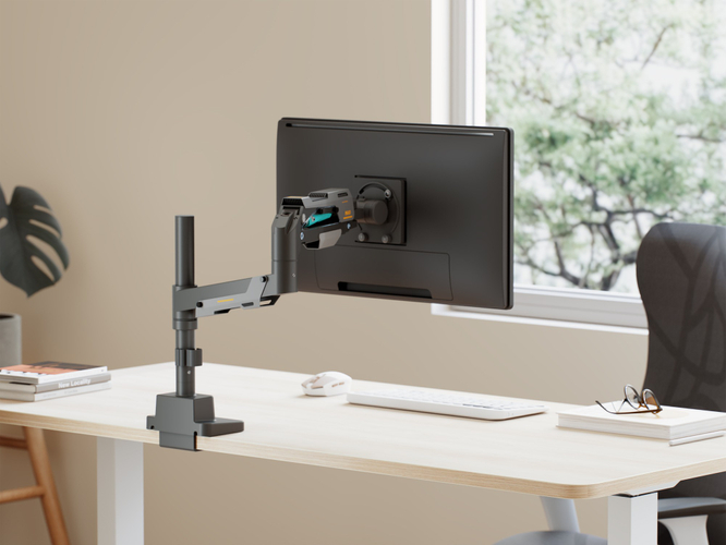 （ゲーミングモニターアーム設置イメージ）