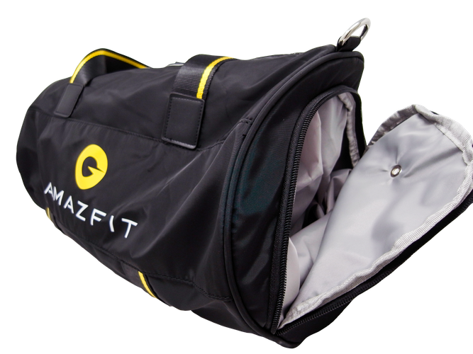 シューズが入るサイドポケットも便利