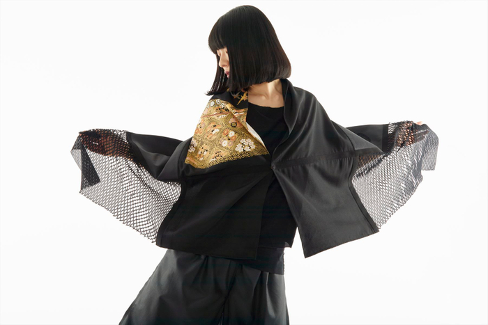 一枚はおるだけで簡単に着物を感じられるキモノアートストール(ANGELストール)