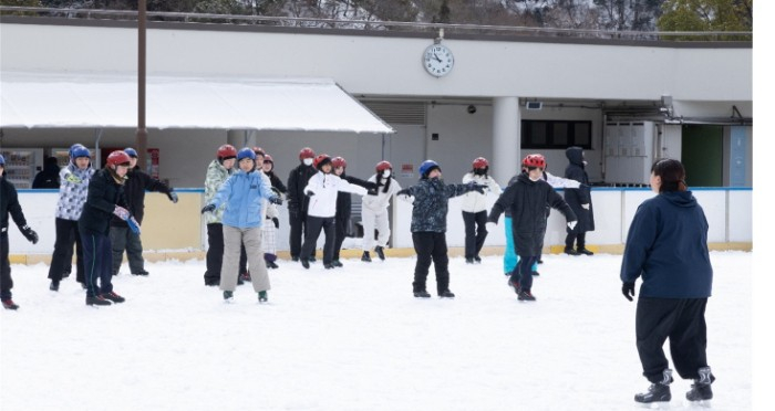 令和7年（2025年）の「スケート実習」の様子