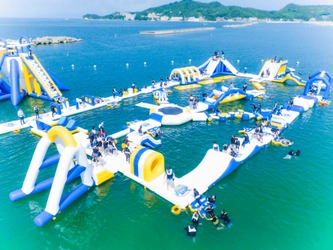関西最大級の海上アスレチック「AQuaLooP」がパワーアップ！ 7月4日(土) 片男波海水浴場に今夏もオープン！