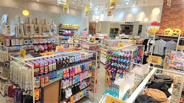 店内を埋め尽くす商品