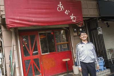 【 『涙と旅カフェあかね』の前に「なみだ先生」こと感涙療法士の吉田英史】
