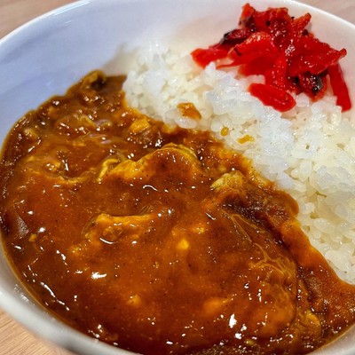 マグロもつカレー1000円