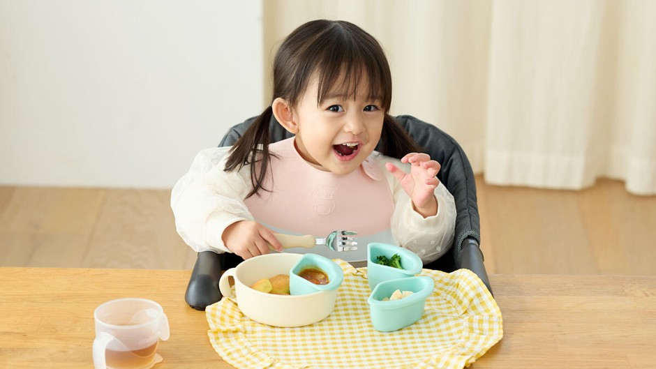 離乳食から1人食べまで長く使える