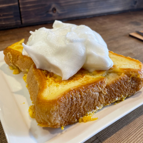 二大看板のくちどけの良いスフレンチトースト　