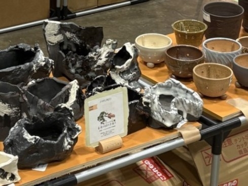 一点物の陶器鉢