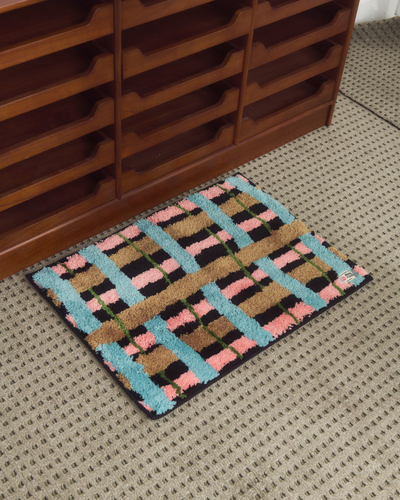 チェックピンク