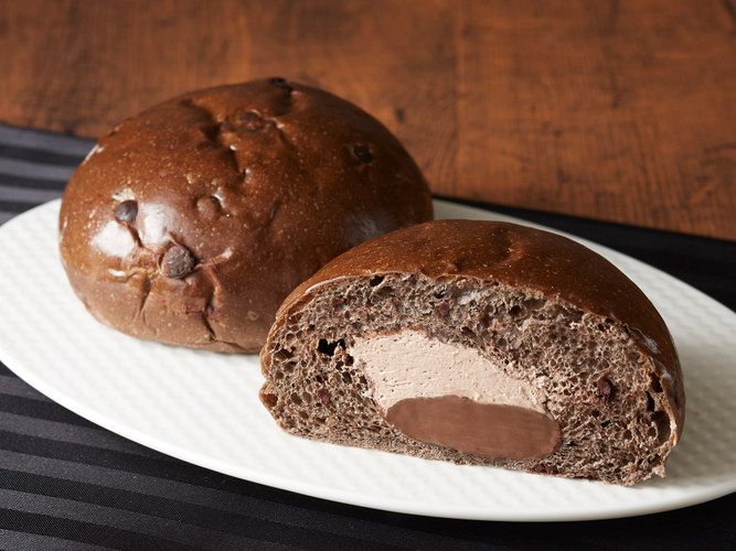 ブラッククリームパン（チョコホイップ）　画像