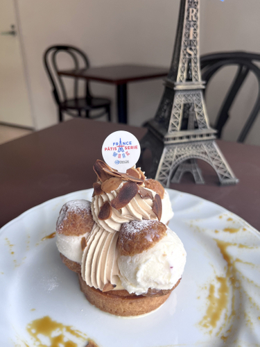 「Patisserie il de Petite feve」の「グラスデセールのサントノーレ」デセール 880円
