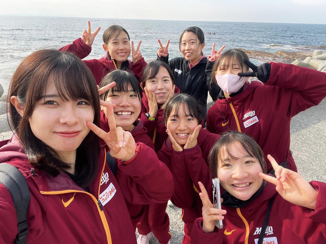 在学中、苦楽を共にし、支え合ってきたメンバーとの1コマ