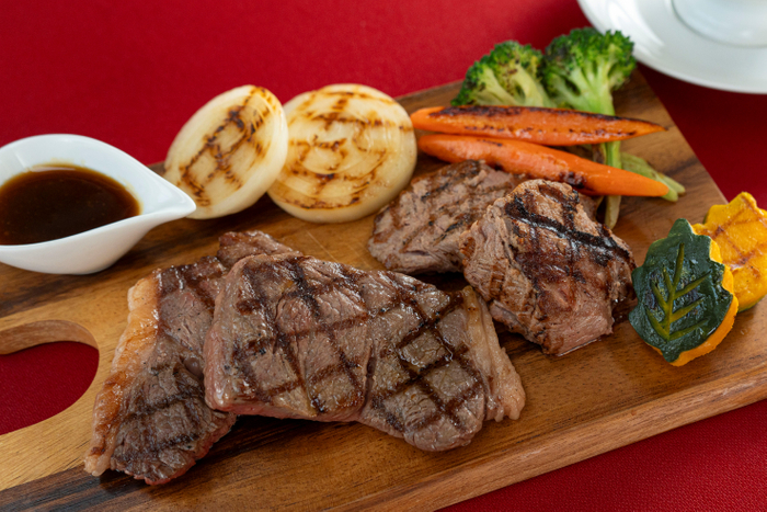 ▲「オーシャンテラス」淡路牛と仔羊のロースト