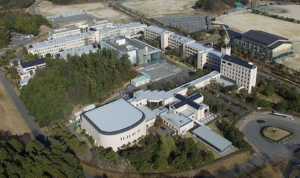 写真：近畿大学工学部（広島県東広島市）