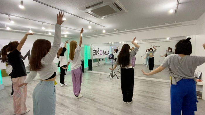 スタジオLESSONシーン