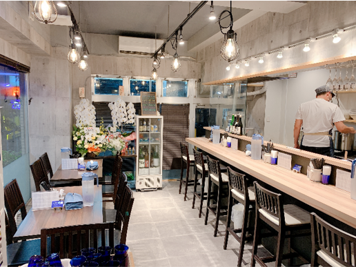 ラーメン屋・麺屋彩音の店内