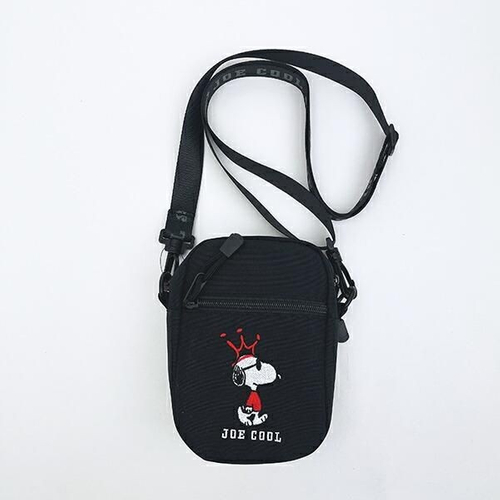 ジョー・クールのショルダーバッグ