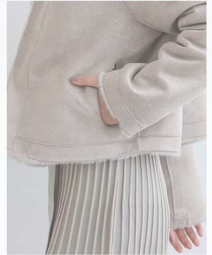 裏側はムートン調