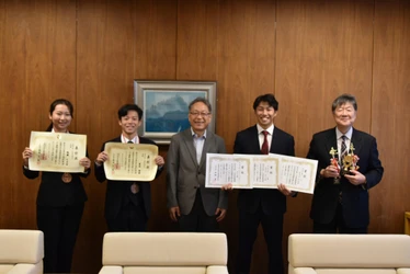 【名城大学・空手道部】東海地区個人組手３連覇と和道会全国大会の個人組手で２選手が３位入賞を学長へ報告