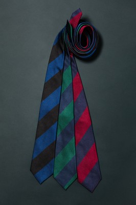価格:各¥17,600(税込み)
