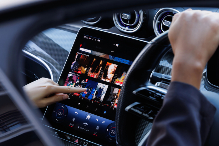 距離ドライブも退屈知らず、動画も音楽も思う存分楽しめます。