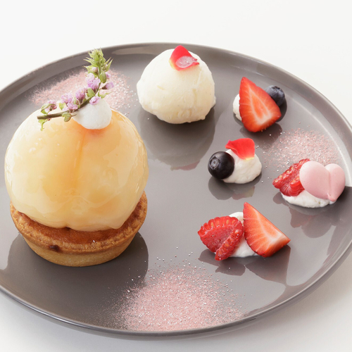 まるごと桃のタルトプレート