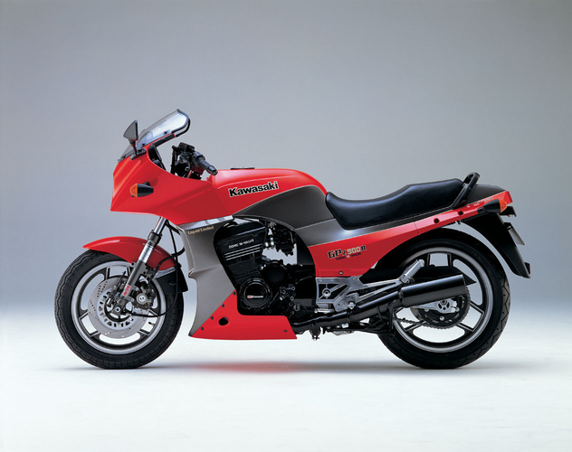 カワサキ GPZ900R(北米モデル名：Ninja)(1984年)【画像提供：カワサキモータース株式会社】