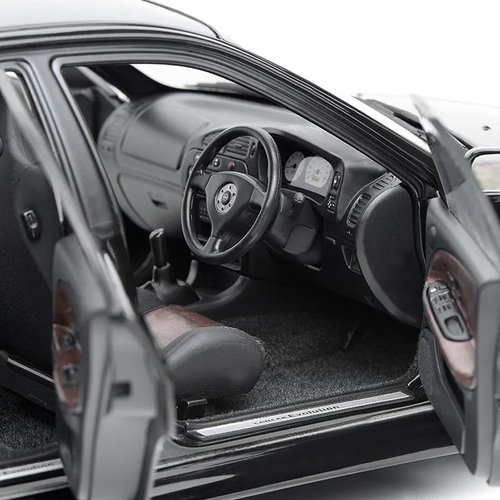 モーターヘリックス 1/18スケール M84002 三菱 Lancer Evolution IV ピレネーブラックパール