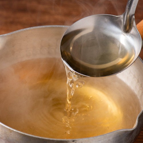 香り高く、澄んだだし汁