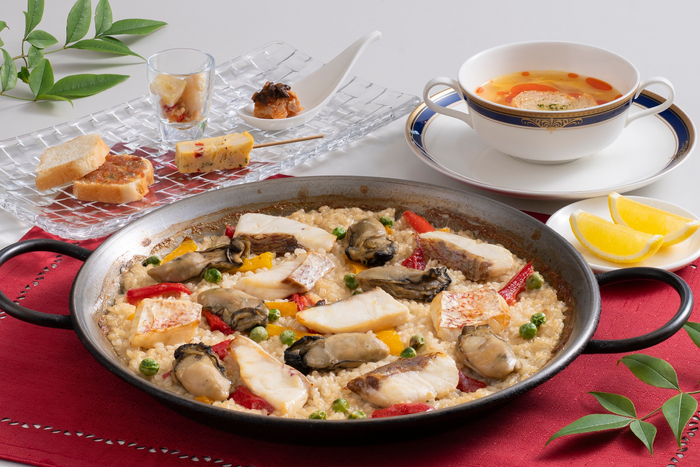 「シン・パエリャ伊勢志摩ホワイト ～伊勢まだいと的矢かきのパエリャ～」