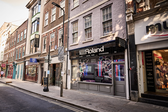 英国ロンドンにオープンした『ローランドストア』の外観