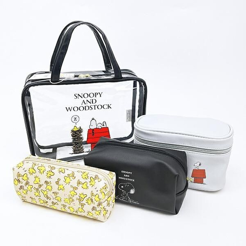 スヌーピーのトラベルポーチセット