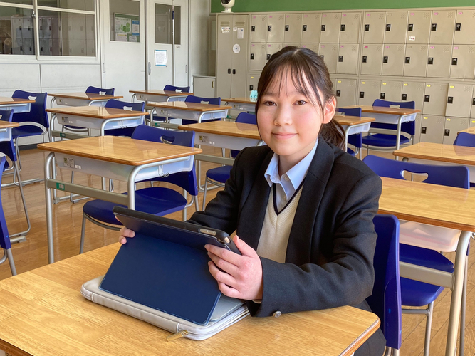 スタディサプリEnglish「Eフェスタ」において、全国上位1％に入る成績を収めた大阪信愛学院中学校2年（当時）の永山花音さん