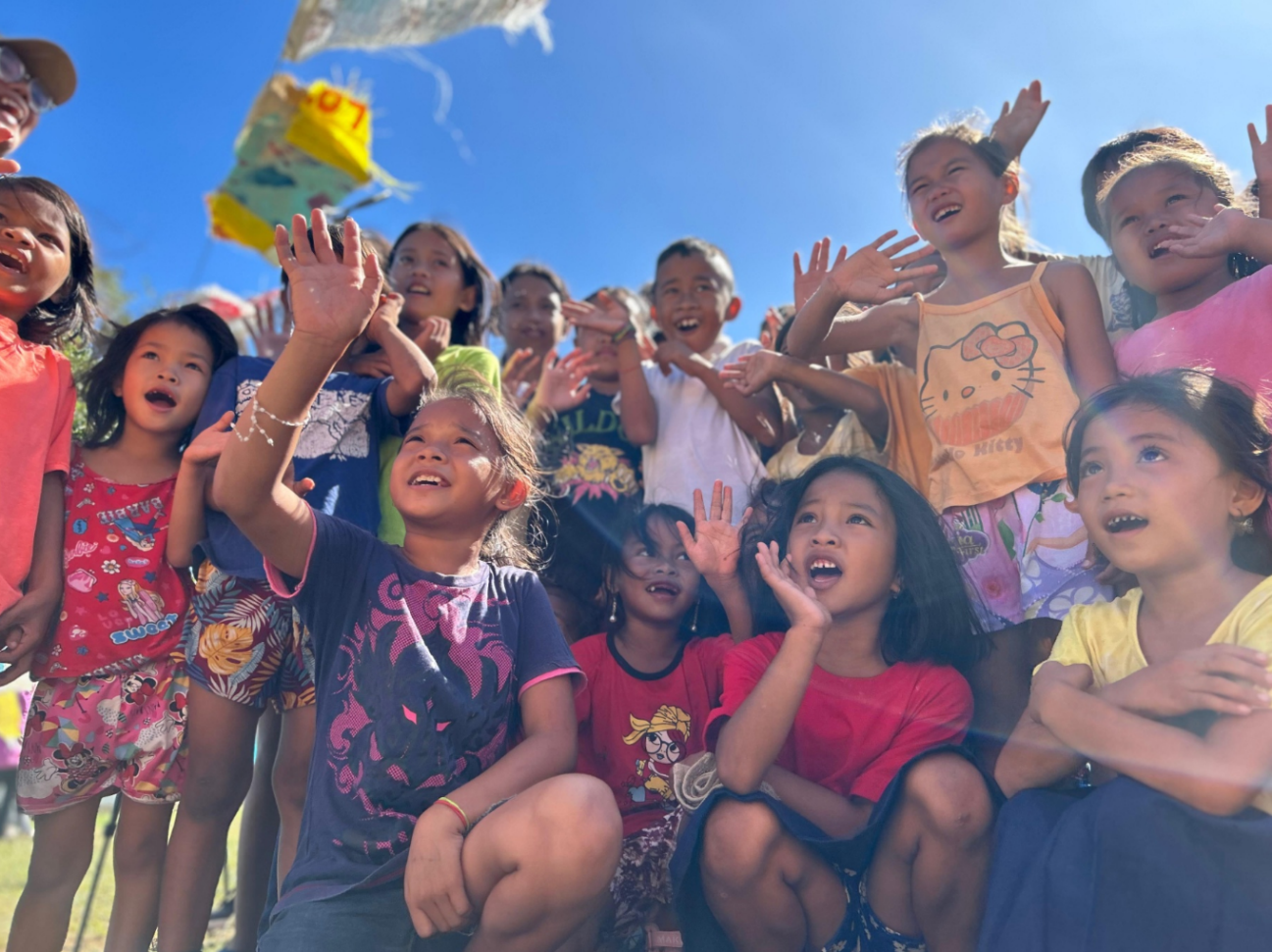 イマジナスが継続して支援している村の小学生たち