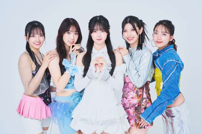 自分らしさを映す衣装スタイルの集合写真