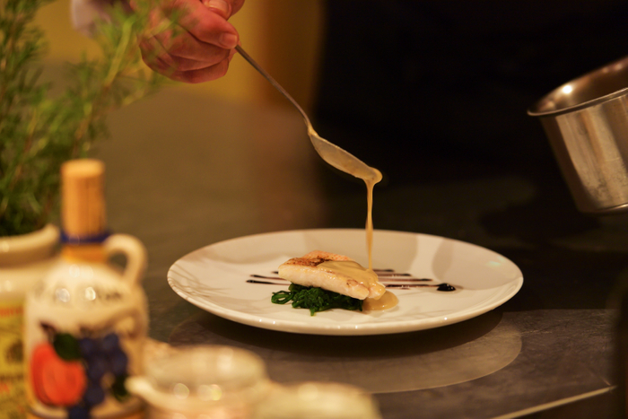 メイン、そしてデザートまで お客様へフリーオーダースタイルでご提供