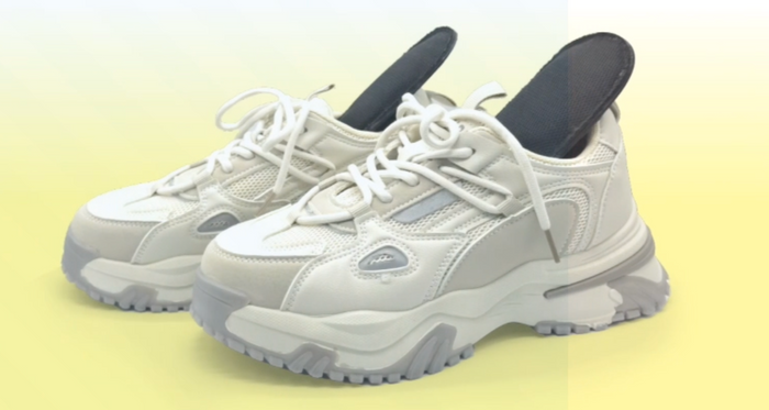 もともと入っているインソールと入れ替えて使用