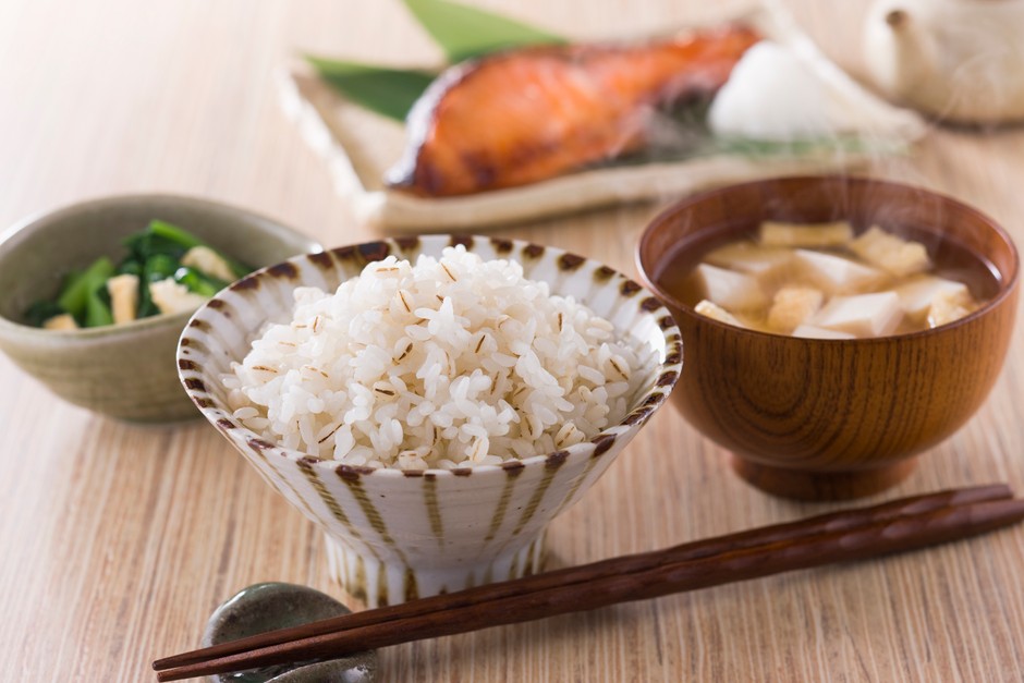 麦ごはんのある朝食(イメージ)